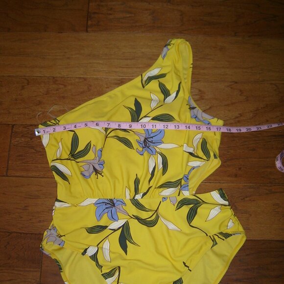 Jones New York Yellow Floral Print One Shoulder Cutout One Piece Swimsuit, XL - Picture 7 of 10